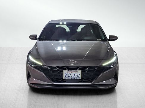 Used 2023 Hyundai Elantra SEL w/ Convenience Package FWD image 2