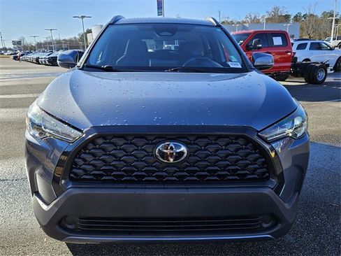 Used 2023 Toyota Corolla Cross LE image 2
