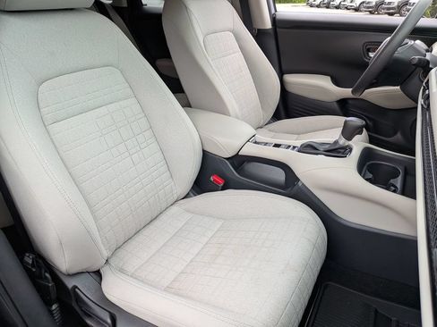 Used 2025 Honda HR-V LX image 31