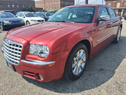 Used 2009 Chrysler 300 C RWD image 3