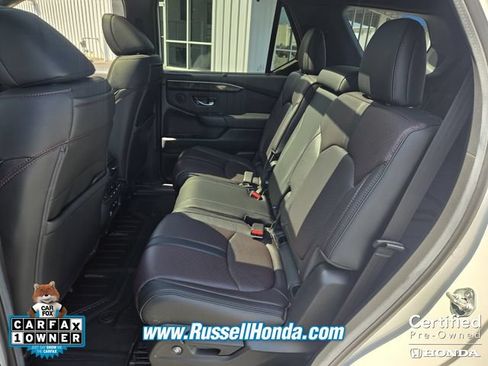 Certified 2025 Honda Pilot Black Edition image 7