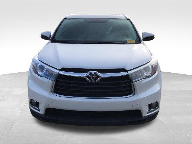Used 2016 Toyota Highlander Limited w/ Protection Package #3 AWD/4WD image 10