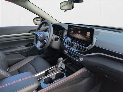 New 2025 Nissan Altima 2.5 SR w/ SR Premium Package image 23