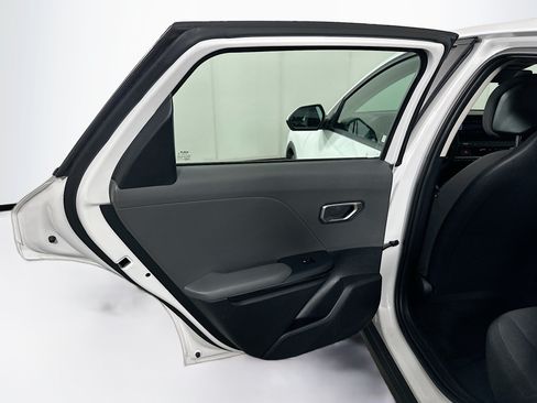 Used 2025 Kia K4 FWD image 25