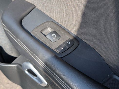 Used 2022 Dodge Challenger GT RWD image 33