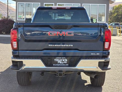 Used 2023 GMC Sierra 2500 SLE w/ SLE Convenience Package image 4