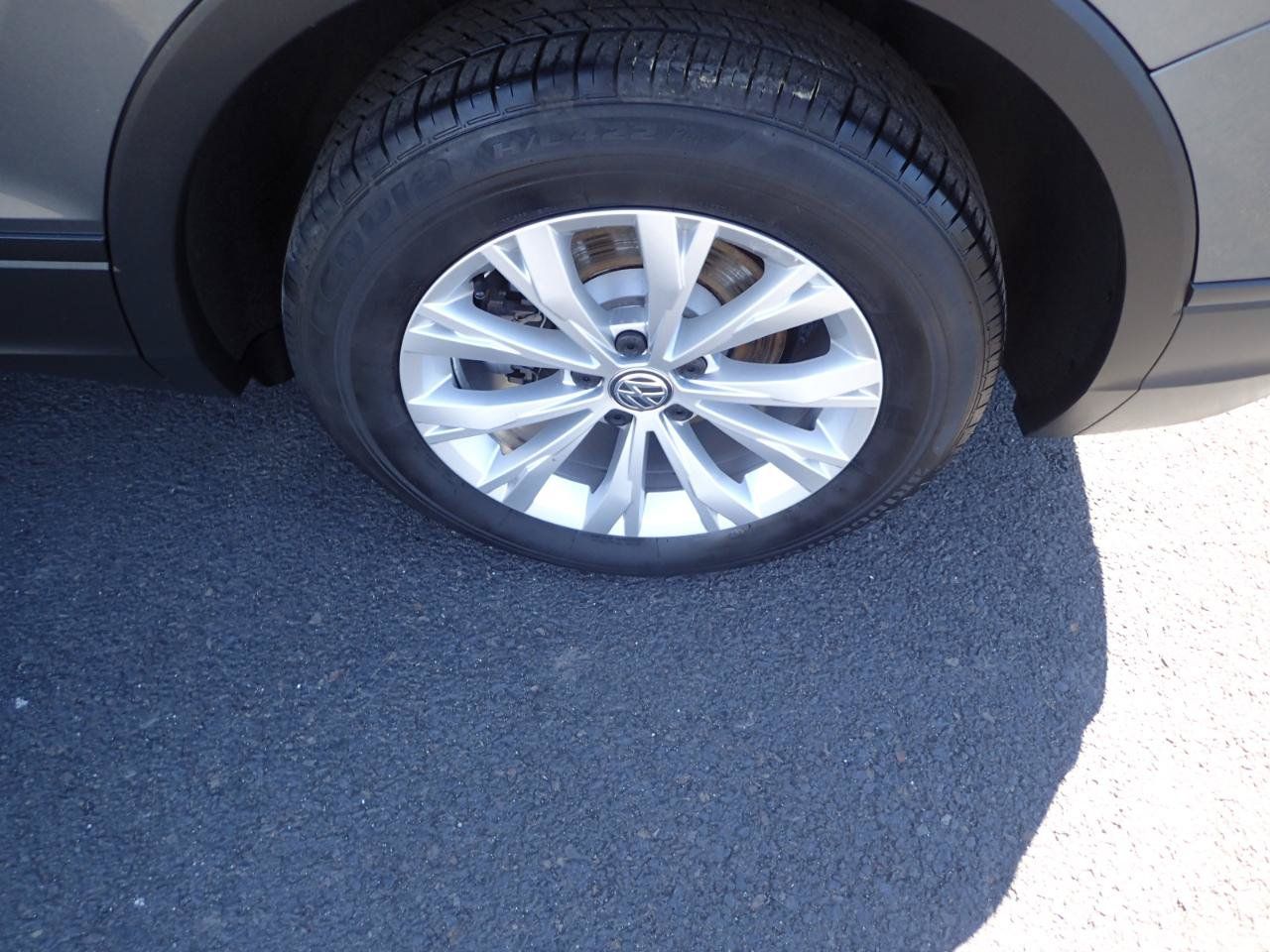 Used 2019 Volkswagen Tiguan S w/ 3rd Row Seat Package AWD/4WD image 26
