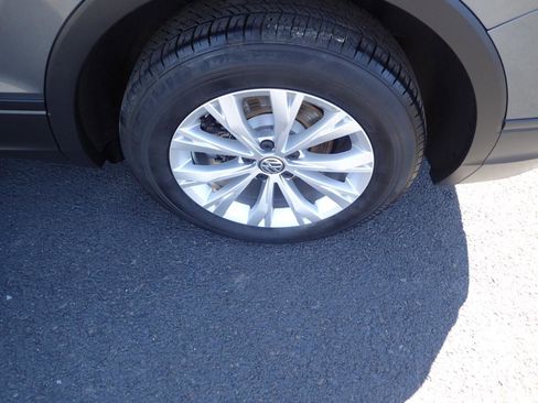 Used 2019 Volkswagen Tiguan S w/ 3rd Row Seat Package AWD/4WD image 26