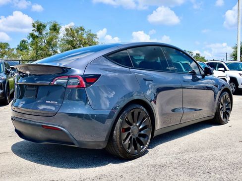 Used 2022 Tesla Model Y Performance AWD/4WD image 4