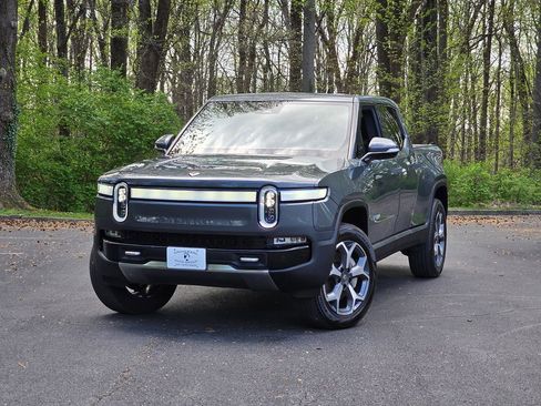 Used 2024 Rivian R1T Adventure image 1
