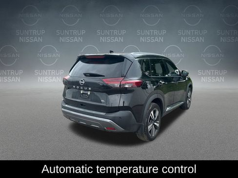Used 2023 Nissan Rogue SL FWD image 6