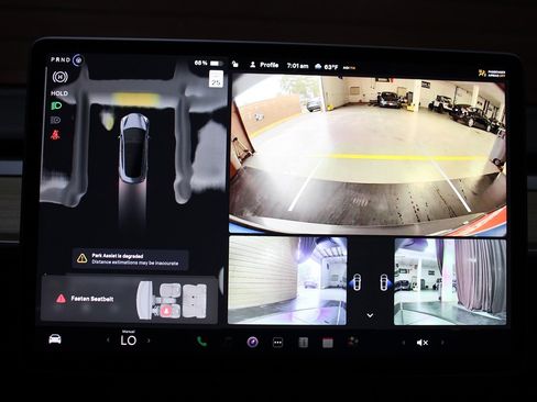 Used 2023 Tesla Model 3 Standard Range image 19