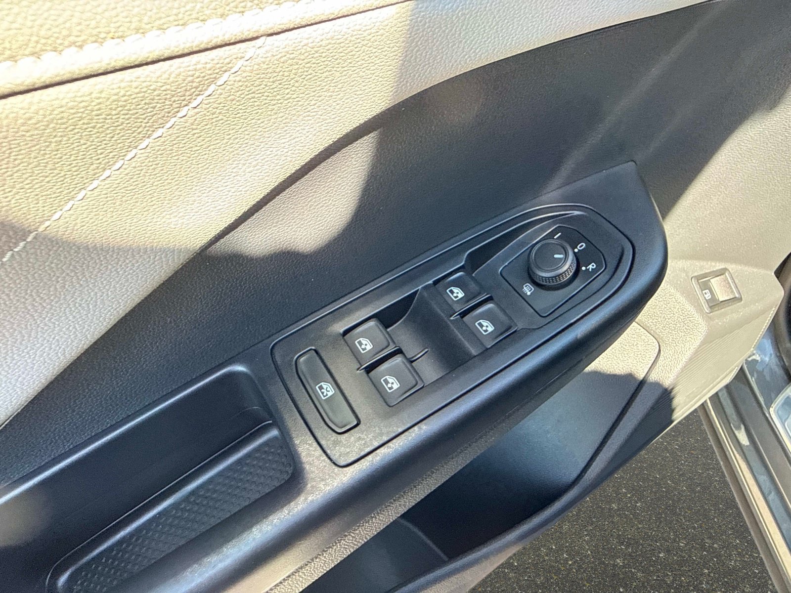 Used 2024 Volkswagen Taos SEL AWD/4WD image 18