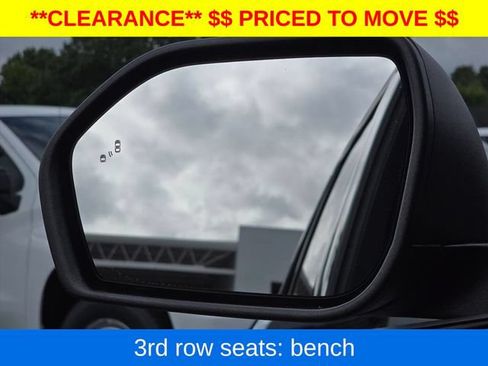 Used 2023 Ford Explorer XLT w/ Equipment Group 202A AWD/4WD image 27