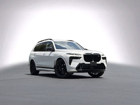 Used 2024 BMW X7 M60i w/ Climate Comfort Package AWD/4WD image 2