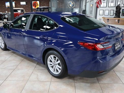 Used 2025 Toyota Camry LE image 3