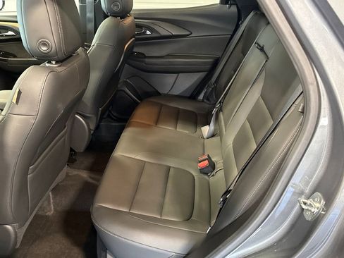 Used 2022 Chevrolet TrailBlazer ACTIV w/ Sun and Liftgate Package image 8