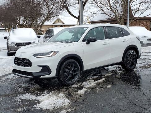 Used 2025 Honda HR-V Sport image 2