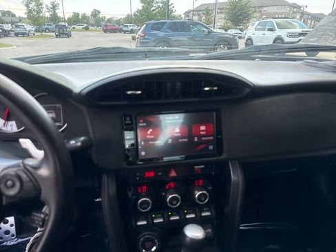 Used 2020 Toyota 86 RWD image 14