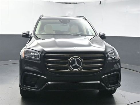 New 2026 Mercedes-Benz GLS 450 4MATIC image 3