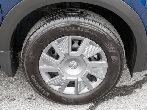 Used 2025 Nissan Kicks S w/ Charging Package image 13