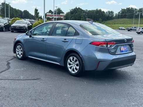 Used 2026 Toyota Corolla LE FWD image 5