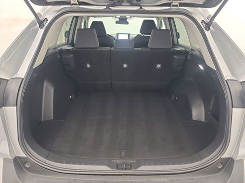 Used 2025 Toyota RAV4 XLE AWD/4WD image 18