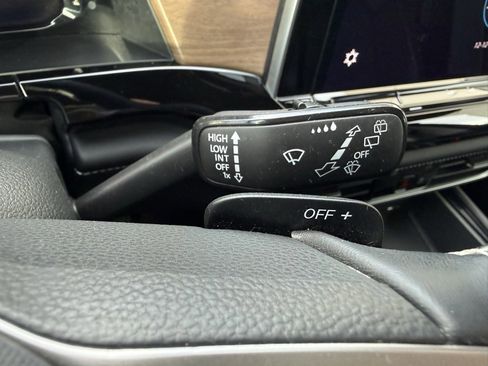 Used 2024 Volkswagen Atlas SE image 22