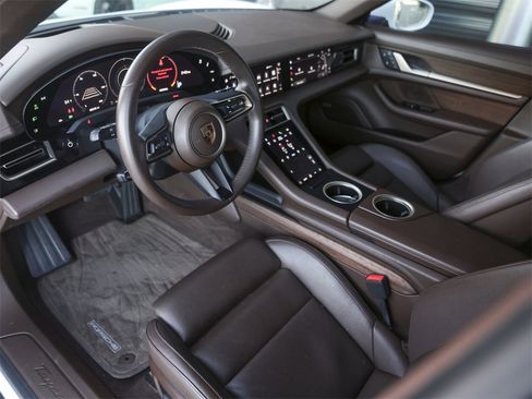 Certified 2022 Porsche Taycan 4 Cross Turismo image 4