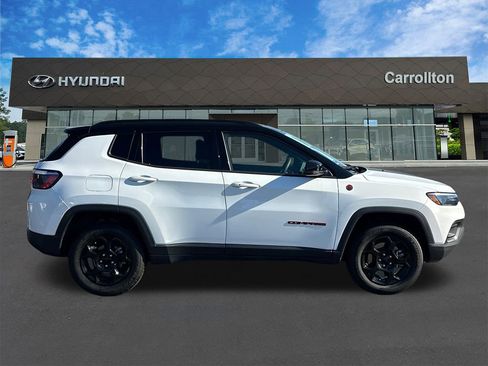 Used 2024 Jeep Compass Trailhawk image 4