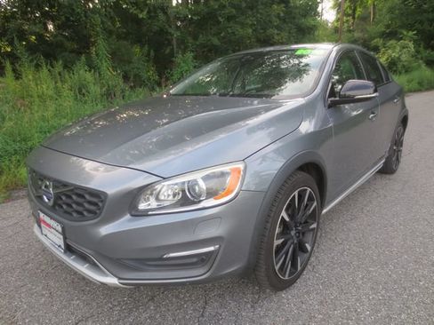 Used 2016 Volvo S60 T5 Cross Country Platinum AWD/4WD image 1