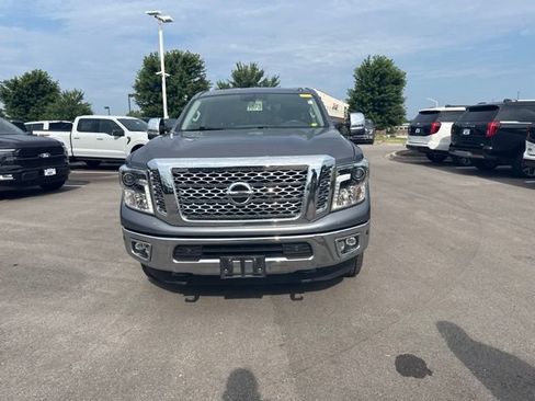Used 2019 Nissan Titan SL w/ Chrome Package AWD/4WD image 8