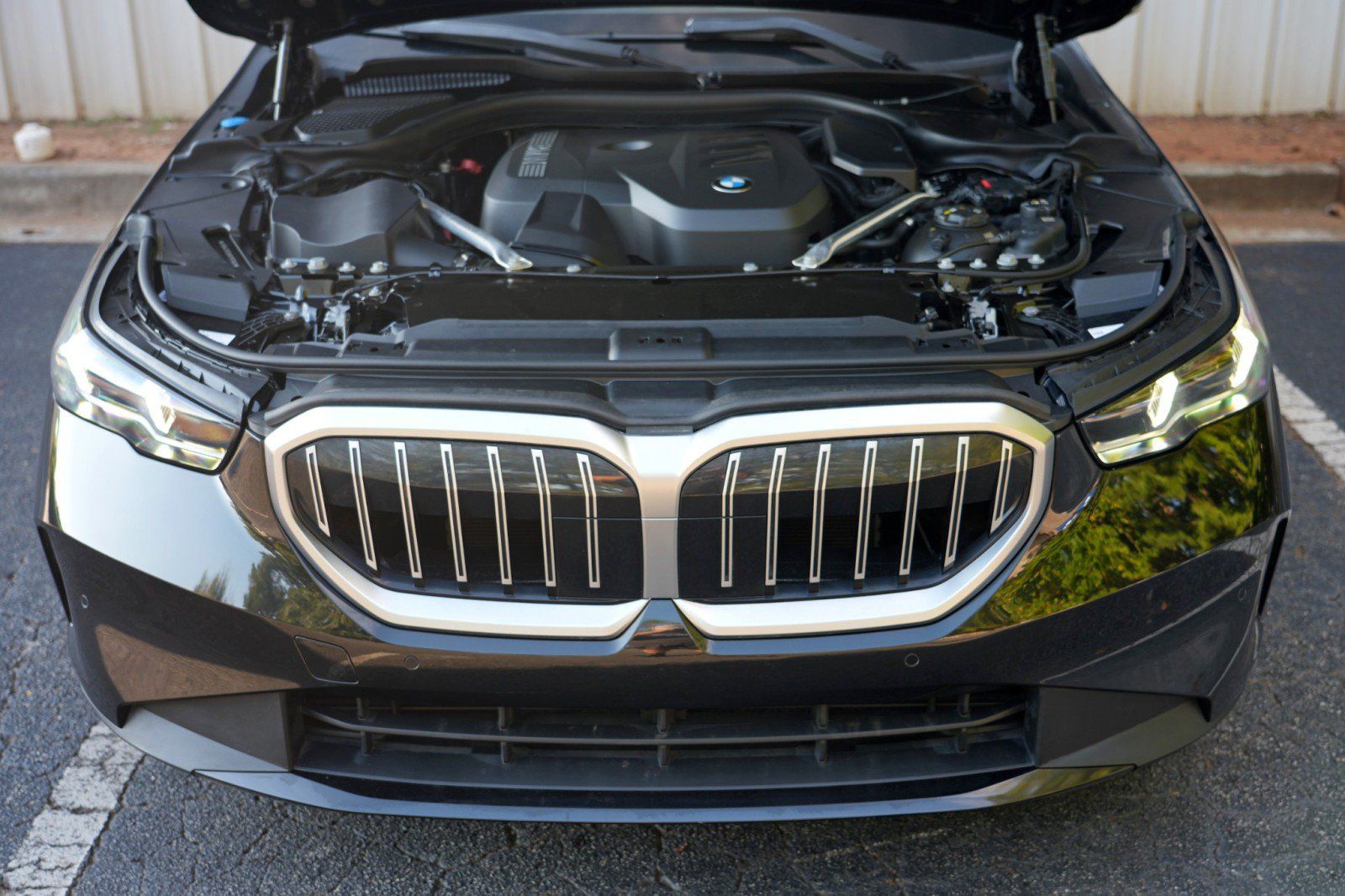 Used 2024 BMW 530i w/ Convenience Package RWD image 8
