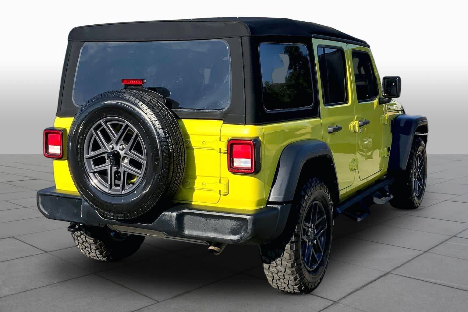 Used 2024 Jeep Wrangler Unlimited Sport AWD/4WD image 13