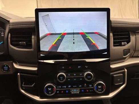 Used 2024 Ford Expedition XLT image 8