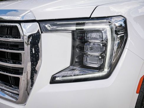 Used 2023 GMC Yukon XL SLT image 6