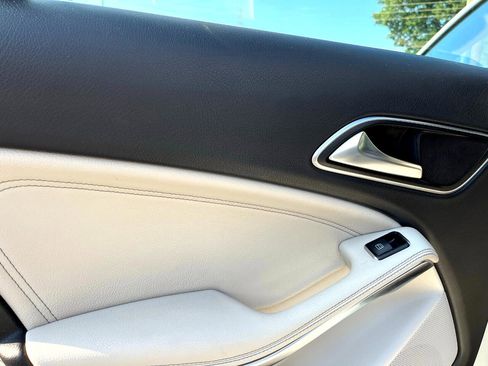 Used 2018 Mercedes-Benz CLA 250 CLA250 4MATIC image 20