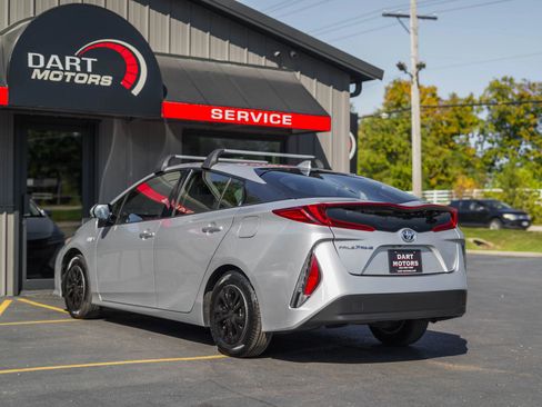 Used 2019 Toyota Prius Prime Plus image 5