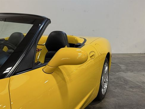 Used 2002 Chevrolet Corvette Convertible w/ Preferred Equipment Group2 RWD image 26