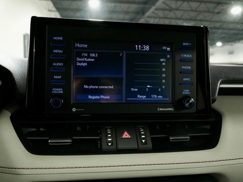 Used 2022 Toyota RAV4 XLE Premium image 18