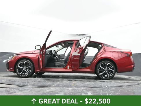 Used 2024 Nissan Altima 2.5 SR w/ SR Premium Package image 77