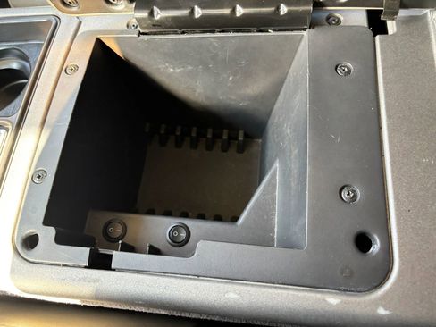 Used 2003 HUMMER H2 w/ Preferred Equipment Group image 26