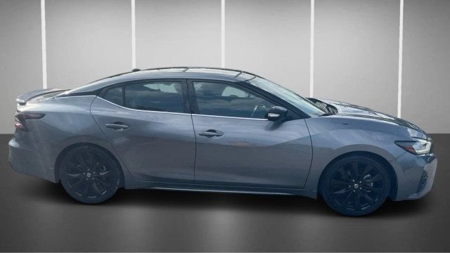 Used 2021 Nissan Maxima SR w/ Sport Mat Group FWD image 3