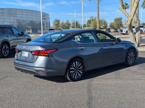 Certified 2025 Nissan Altima 2.5 SV image 8