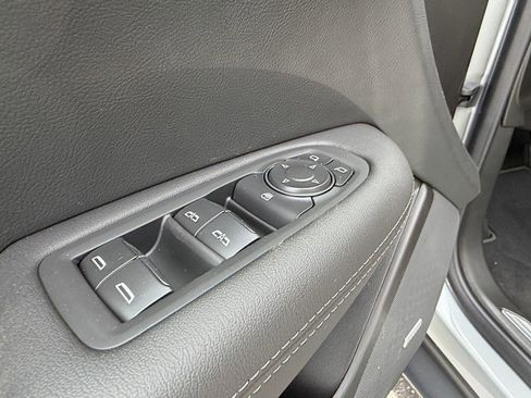 New 2026 Cadillac XT5 Luxury image 18