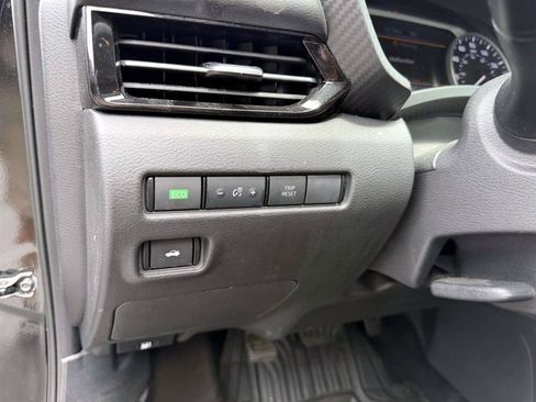 Used 2020 Nissan Sentra SV FWD image 18