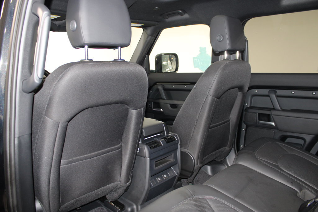 Used 2025 Land Rover Defender 110 S AWD/4WD image 19