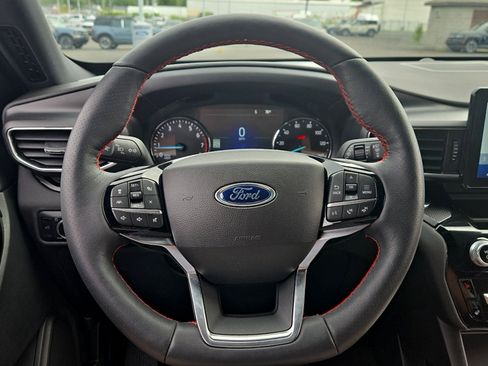 Used 2024 Ford Explorer ST-Line w/ Class IV Trailer Tow Package AWD/4WD image 12
