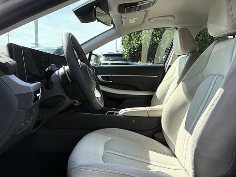 Used 2025 Hyundai Sonata SEL FWD image 6
