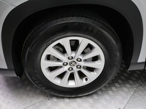 Certified 2025 Toyota Grand Highlander AWD image 4